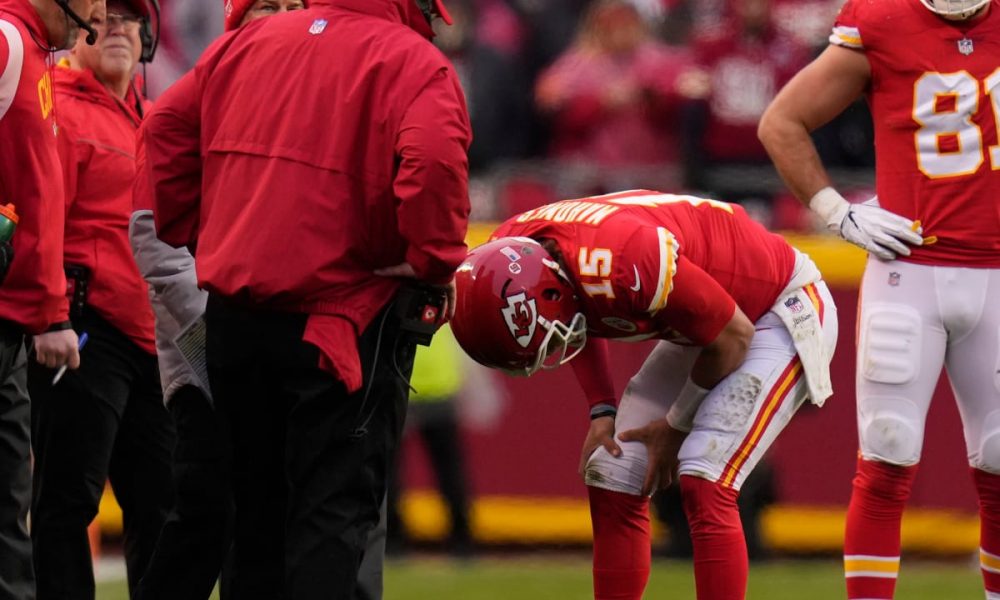 patrick-mahomes-is-just-one-of-several-injury-concerns-for-kansas-city