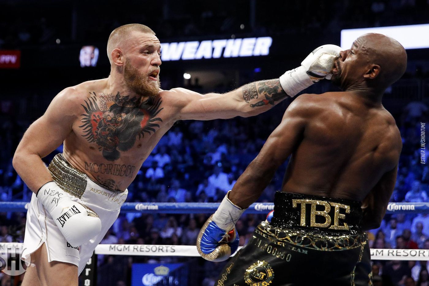 Conor McGregor vs Floyd