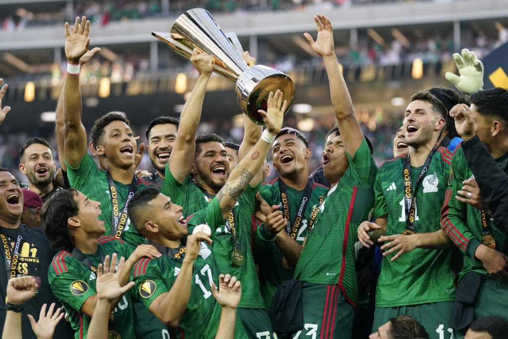 Mexico lift the Gold Cup trophy