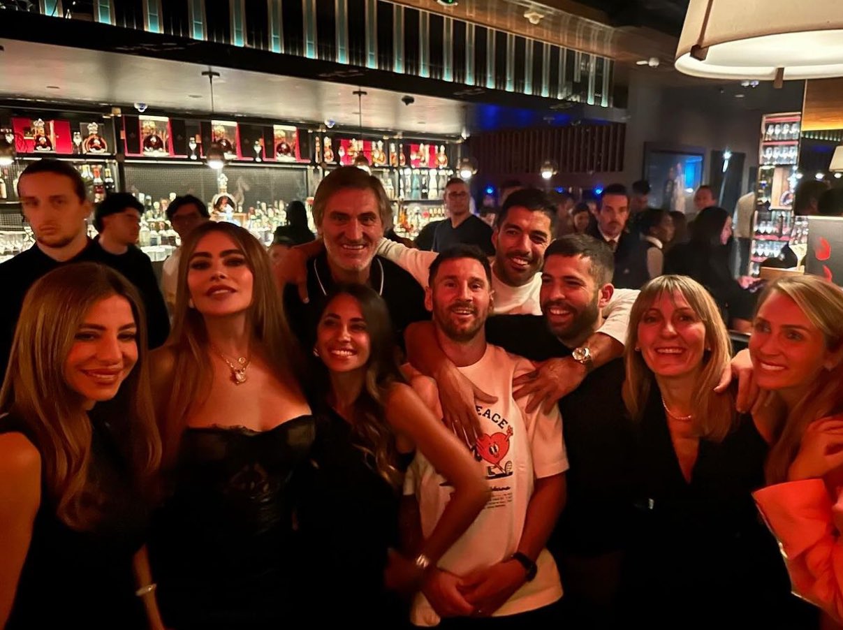 Lionel Messi hanging out with family and friends